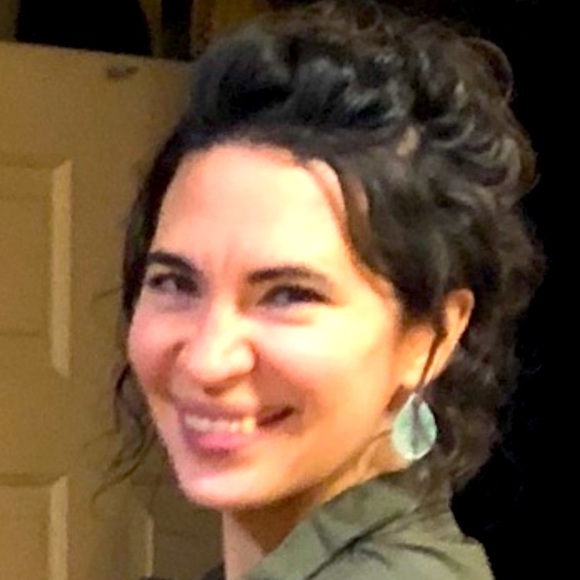 Meet your Posher, Hannah - Picture 1 of 1